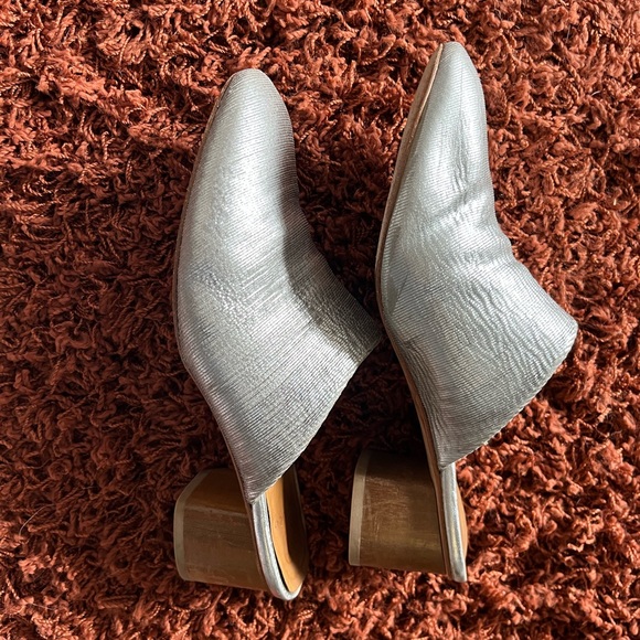 Coclico Navan Silver Heels - Picture 5 of 11